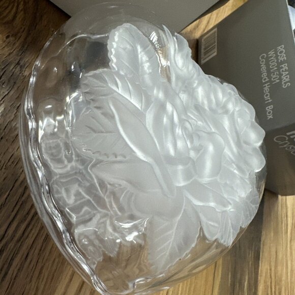 Home Beautiful Crystal Rose Pearls Covered Heart Box - Picture 6 of 12